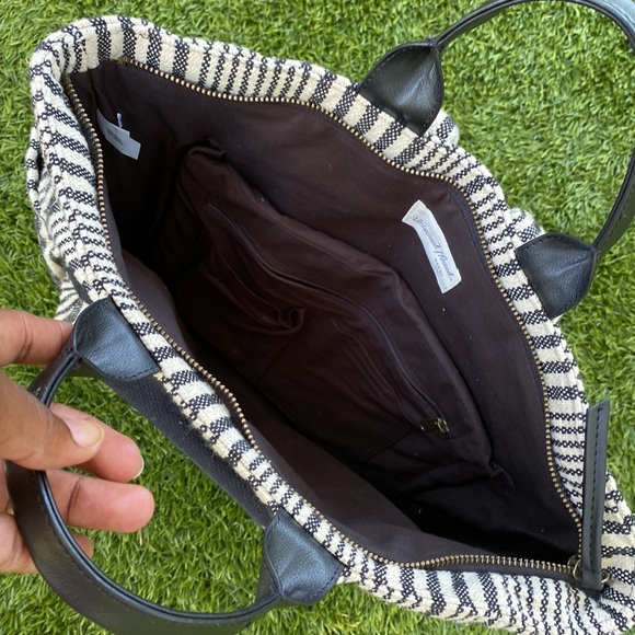 Universal Thread Backpack - Picture 3 of 14